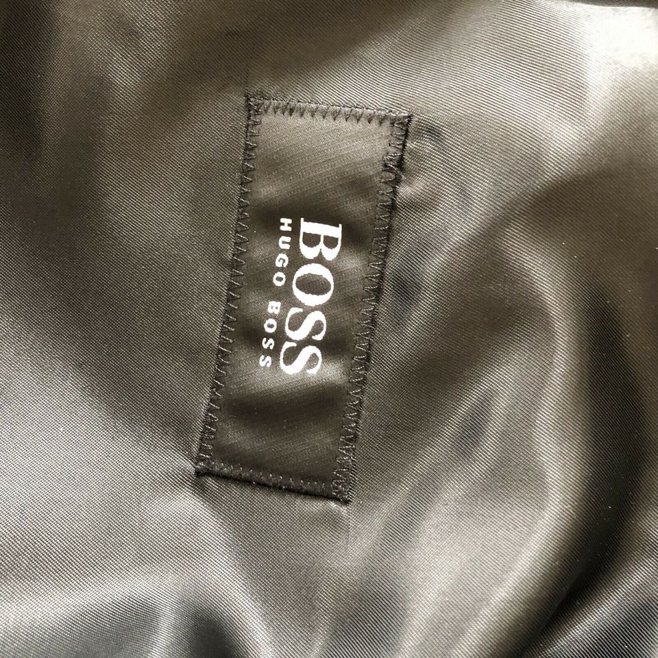 Mantel Hugo Boss Zweireiher lang Gr. 94 in Leipzig