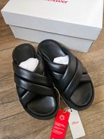 NEU*ungetragene Leder-Schuhe Schlappen Sandale *s.Oliver* Gr 38 Nordrhein-Westfalen - Mettingen Vorschau