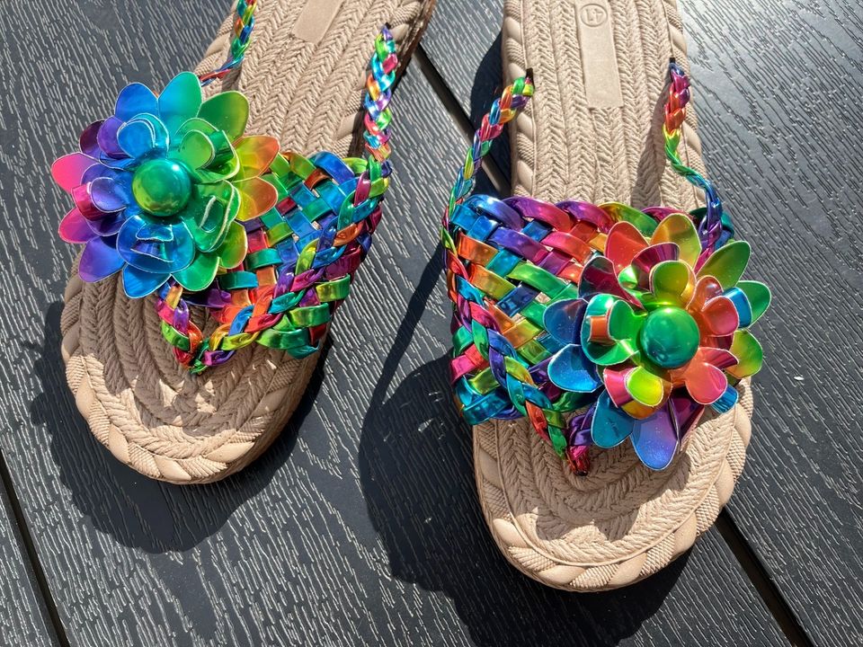 ❤️ UNGETRAGEN neue coole farbenfrohe FlipFlops Gr 41 ❤️ in Wolfen