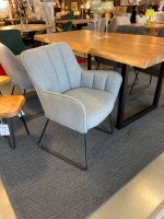Stuhl gepolstert mit Armlehne hell grau Nordrhein-Westfalen - Wesel Vorschau