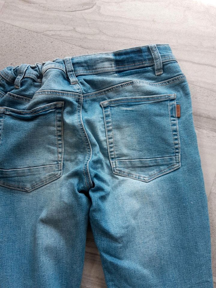 Jeans Gr. 164 für Jungs in Staufenberg