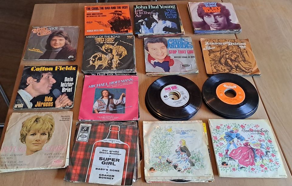 Schallplatten-Singles, Vinyl, ca. 110 Stück nur im Konvolut in Troisdorf