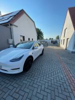 Tesla Model Y 2023 Weiß Niedersachsen - Osnabrück Vorschau