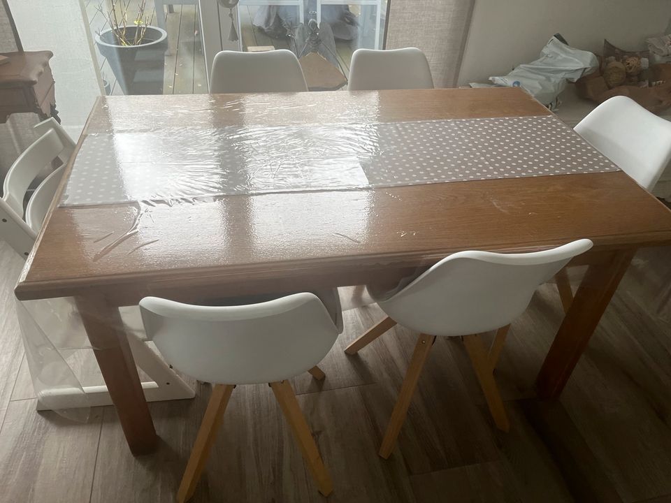 Tisch aus Eichenholz mit Schublade in Oldenburg