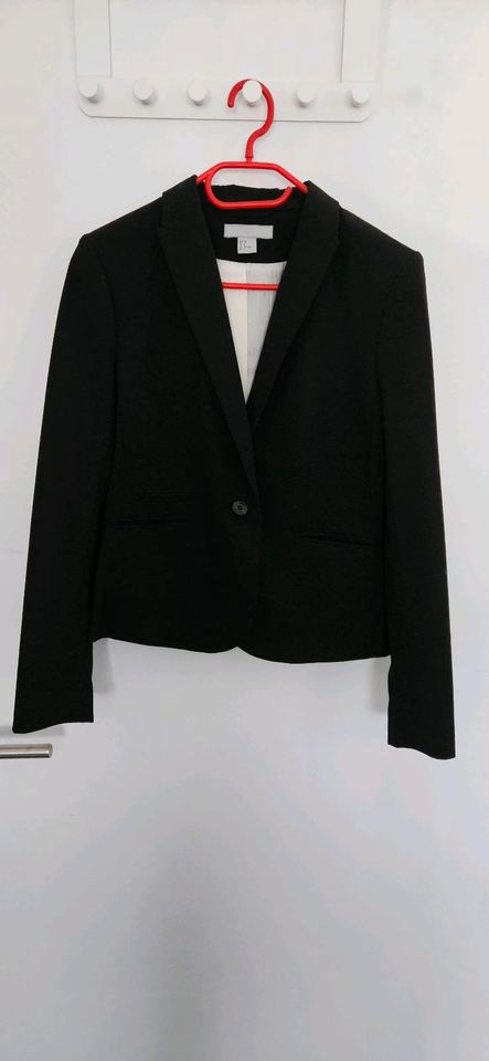 Business Blazer, PU-Lederjacke, Kleid in 38 in Dreieich