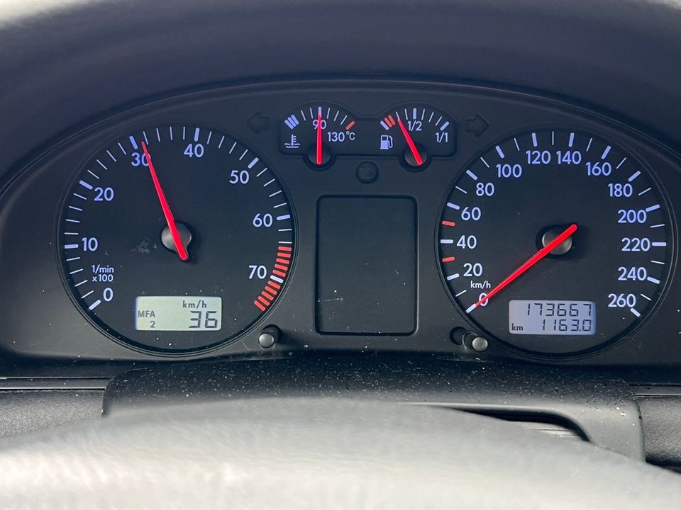 VW Passat benziner 1,6 in Waldkirch