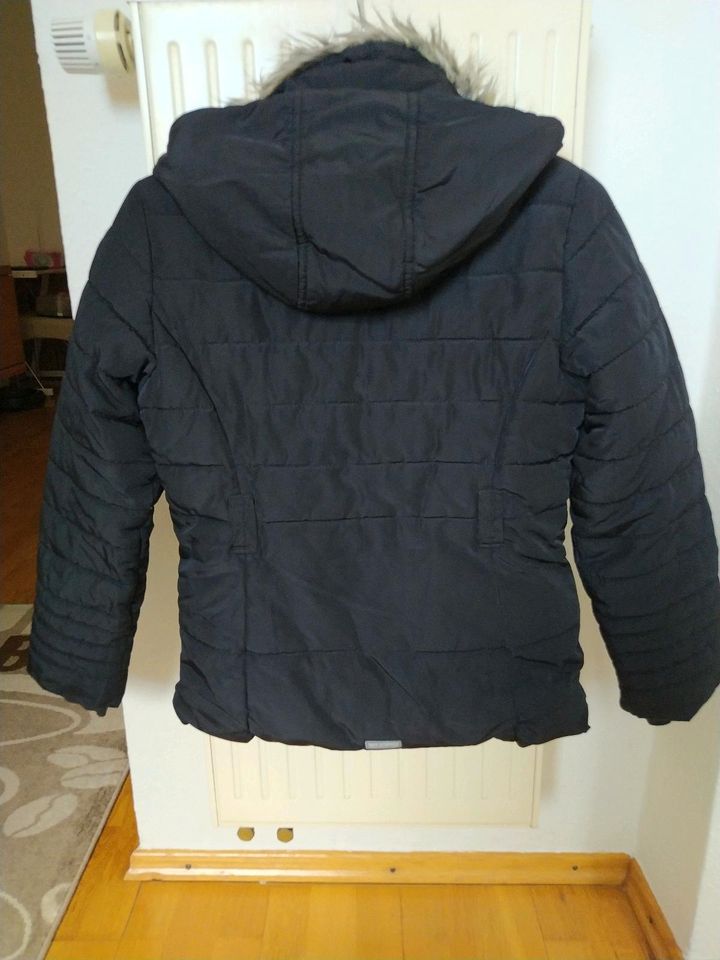 Steppjacke Winterjacke S. Oliver Größe 152 in Oschatz