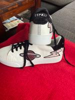 Verkaufe neue Turnschuhe von Esprit Gr. 40 top modern Saarland - Wadern Vorschau