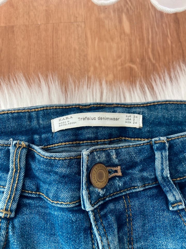 Jeans Zara Gr.(XS,34) in Hamburg