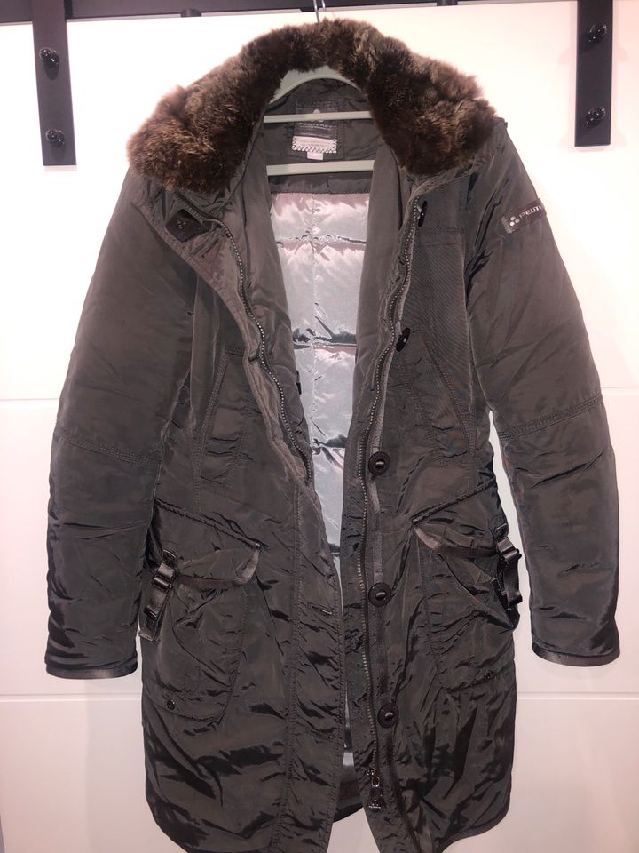 Peuterey Daunenmantel Jacke braun mit Fell Gr 42 D 38 in Bonn