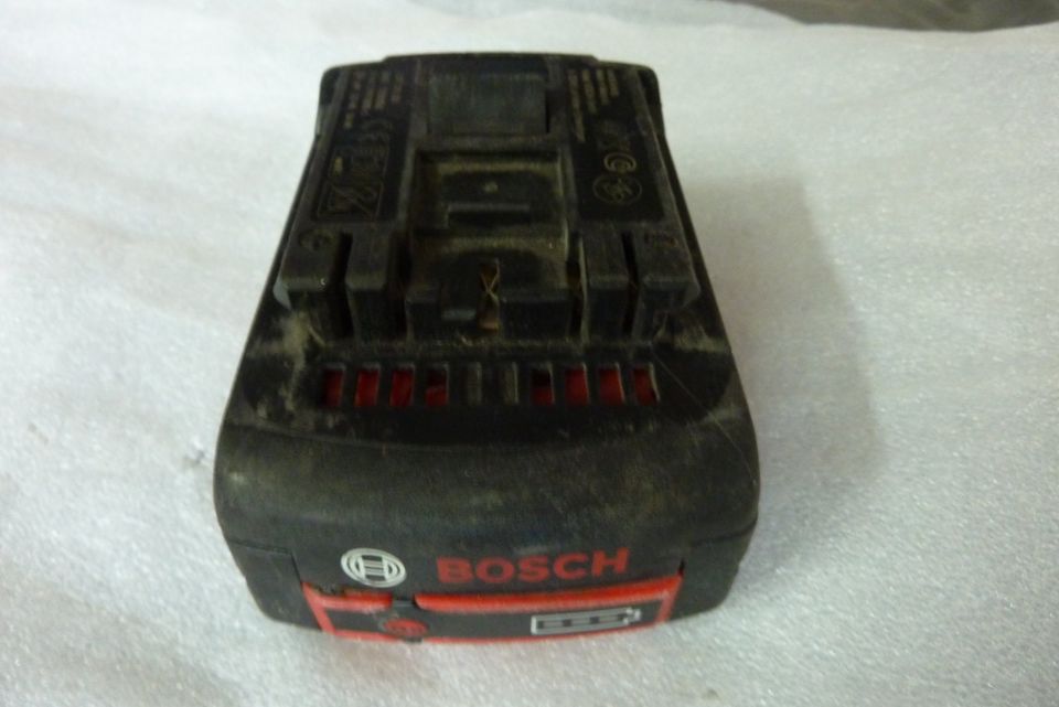 Akku Bosch Professional 18V 3 Ah Premium # defekt # in Berlin