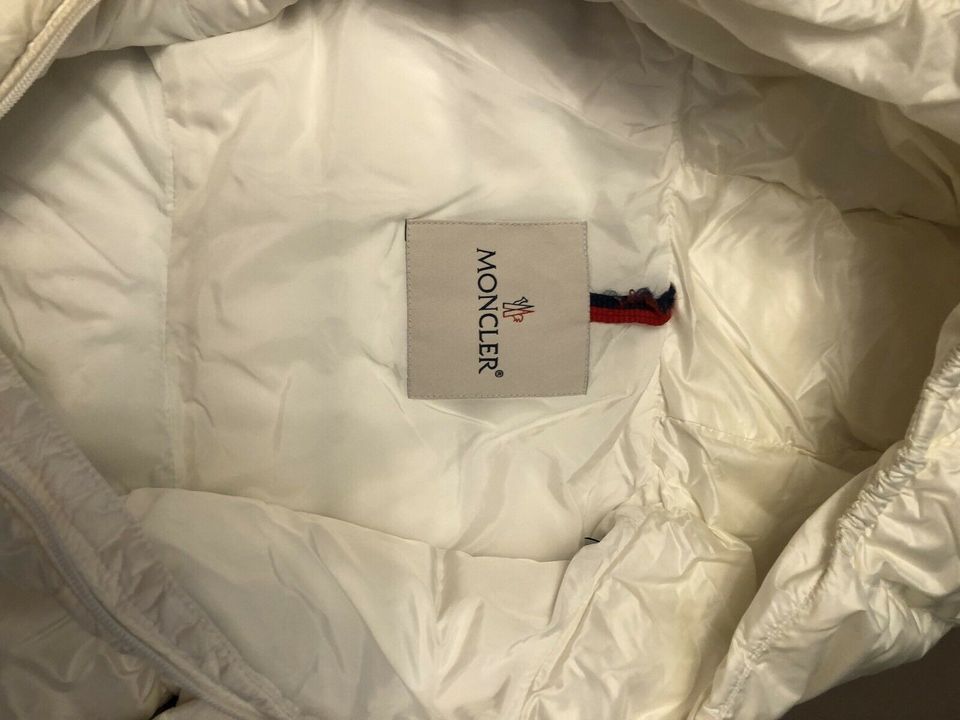 Daunenjacke Moncler Gr. 86 in Duisburg