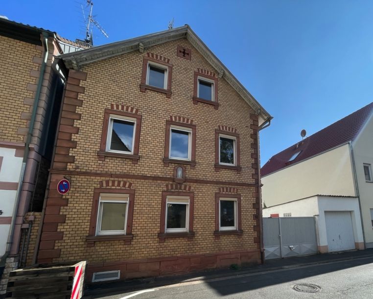 Großostheim- Wunderbares Grundstück mit Handwerkerhaus in gefragter Wohnlage! in Großostheim