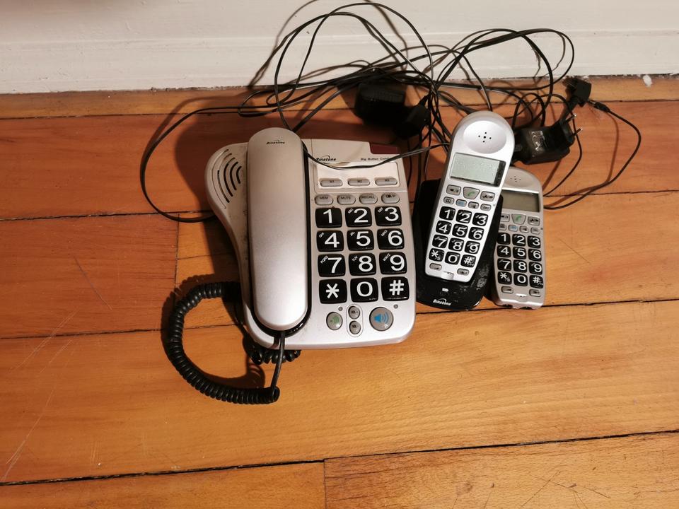 Binatone Senioren Festnetz Telefon + 2 Mobilteile + Ladestation in Speyer