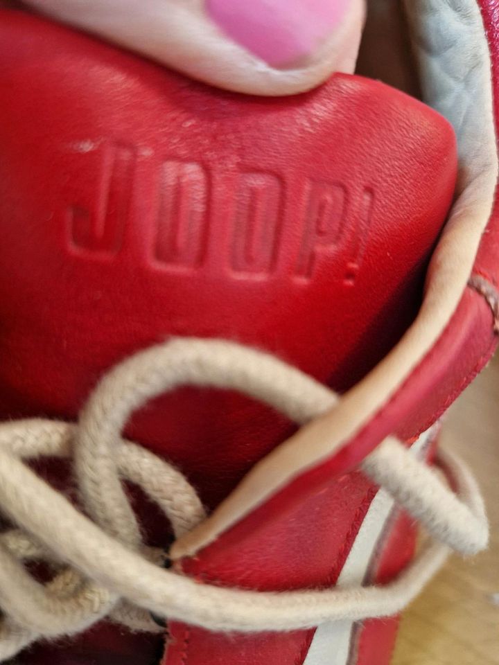 Rote Joop! Sneaker in Saarlouis