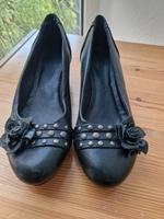 Schwarze Pumps mit Keilabsatz Niedersachsen - Oldenburg Vorschau