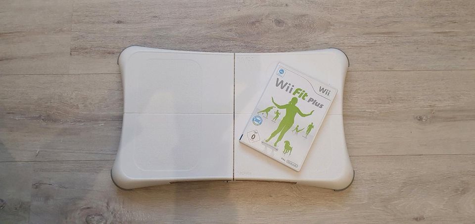 Nintendo Wii balance board mit wii fit plus in Tostedt
