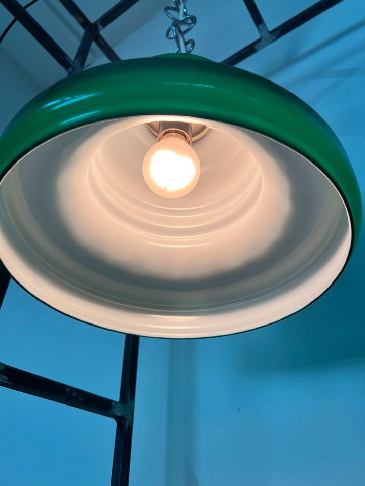 HONSEL 70er Jahre Glaslampe Küchenlampe grün Westgermany Glaskunst Deckenlampe Hängelampe Mid Century Design in Berlin