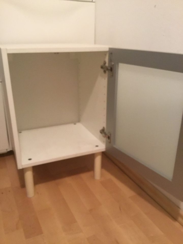 Ommen, Ikea Schrank in Frankfurt am Main