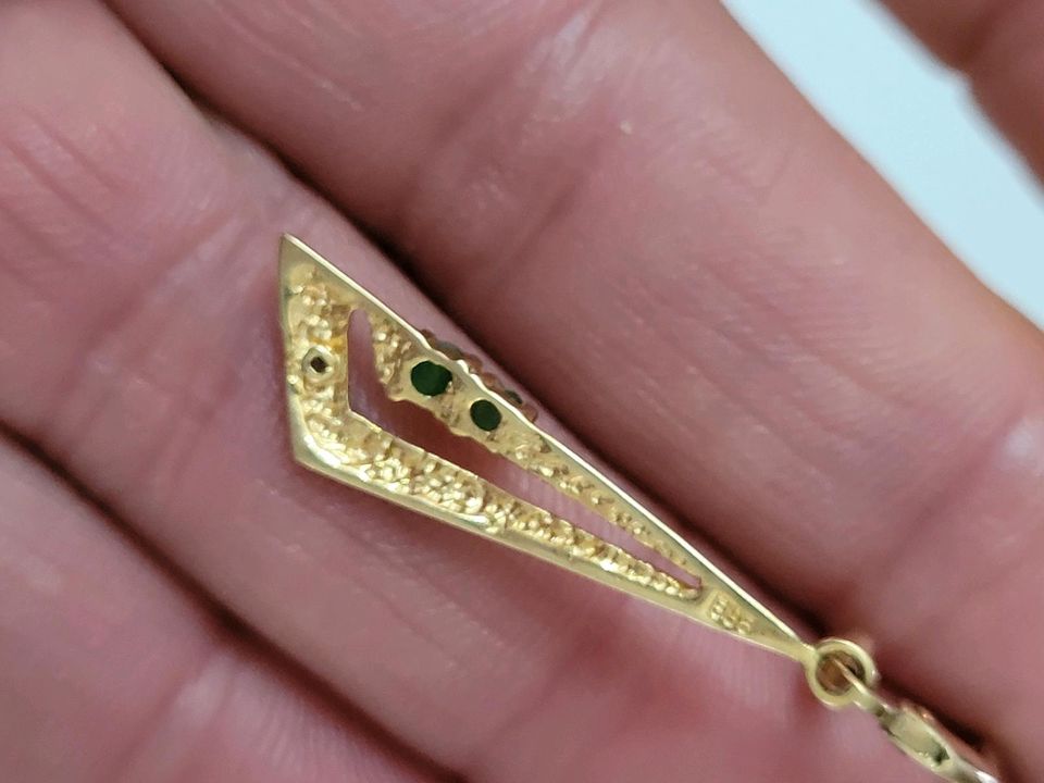 Schicke und sehr schöne Ohrringe aus Gold 585 mit zwei Diamanten in Gunzenhausen