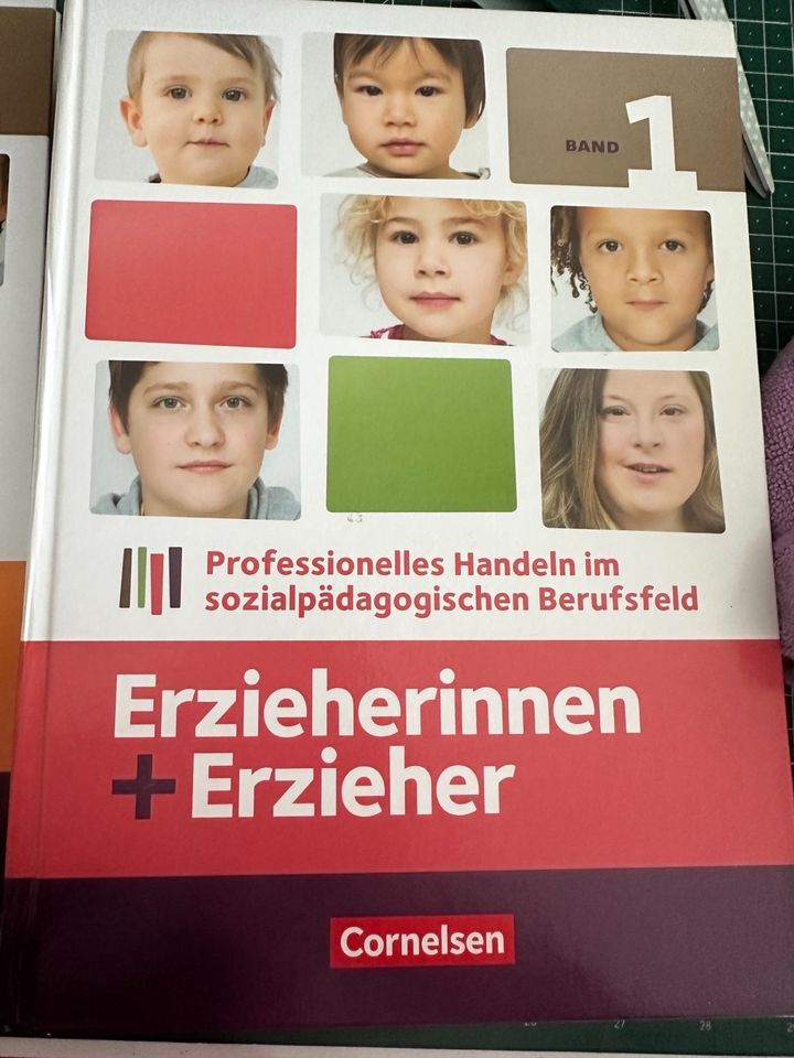 Erzieherinnen + Erzieher Band 1+2+Prüfungswissen in Berlin