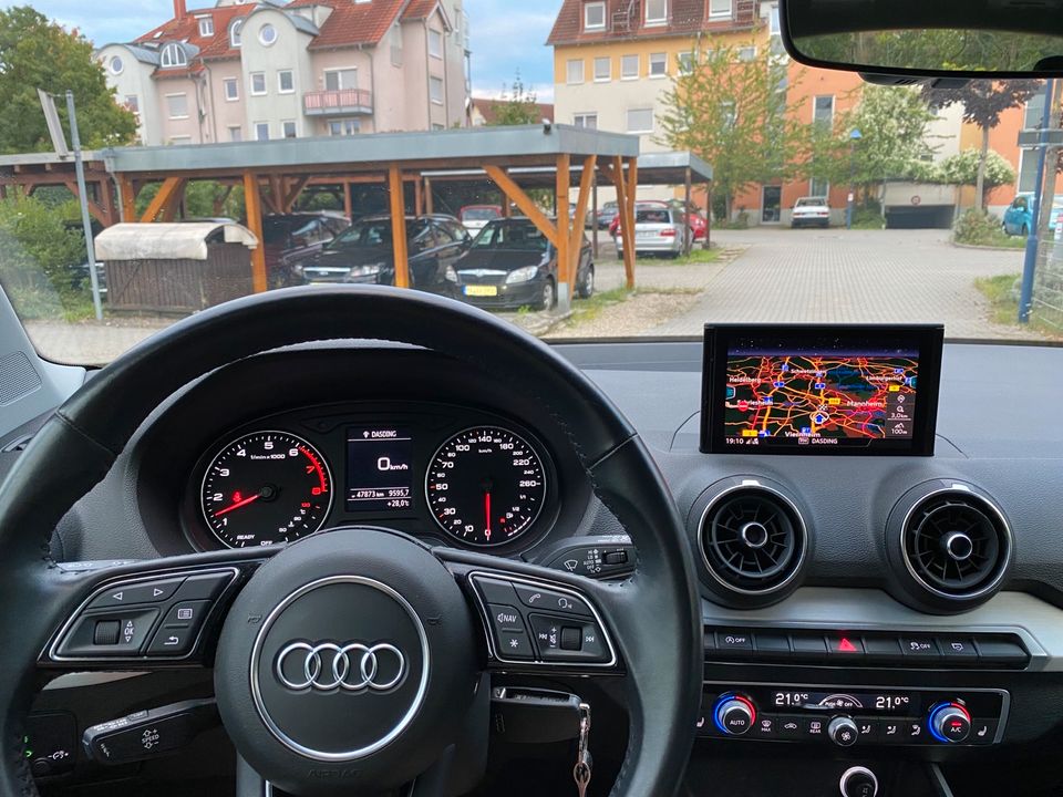 Audi Q2 30 TFSI sport Navi LED Benzin 116 PS Schwarz in Mannheim