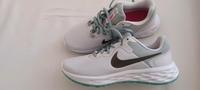 Neu Gr. 38 Nike Turnschuhe Nordrhein-Westfalen - Waldfeucht Vorschau