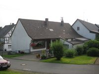 Haus mit 2 WE zentral in Seelscheid, plus Lagerräume u. Garage Nordrhein-Westfalen - Neunkirchen-Seelscheid Vorschau