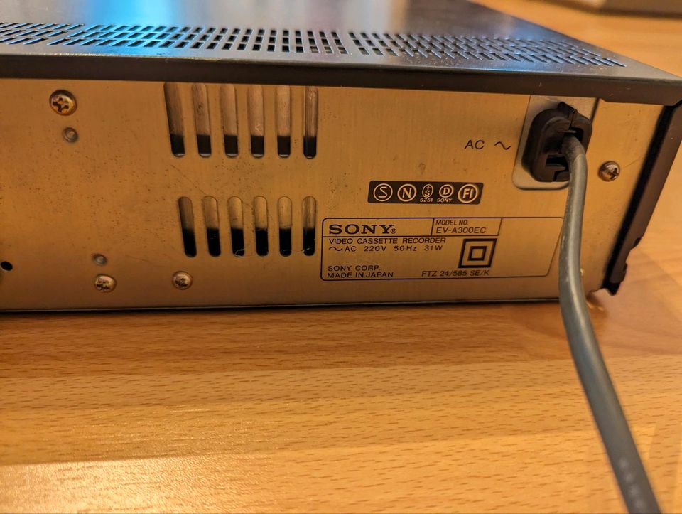 Sony EV-A300EC Video 8 Recorder in Rehfelde