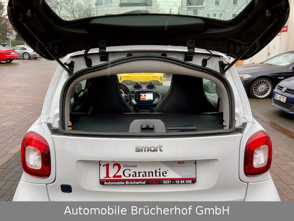 Smart ForTwo EQ Prime Navi/Leder/SHZ/PDC/Klimaauto/Alu in Dortmund