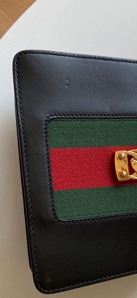 Gucci Sylvie Crossbody Tasche in Stuttgart