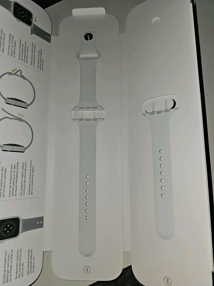 Apple Watch SE 44mm GPS + Cellular in Sennfeld