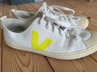 Vejs Sneaker - fast neu - 44 Niedersachsen - Wolfsburg Vorschau