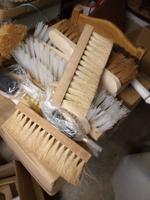 Konvolut DDR Besen Straße Teer Schuhe Kleidung ua. Thüringen - Floh-Seligenthal-Kleinschmalkalden Vorschau