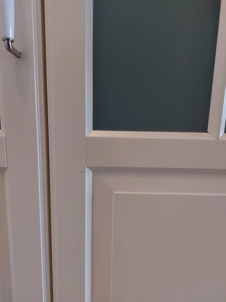 IKEA Kleiderschrank 150x200x60 cm, mit Glasfenstern und Zubehör in Düsseldorf