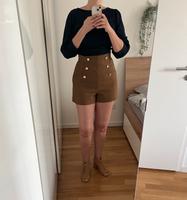 Elegante kurze Hose mit hoher Taille von Zara Berlin - Köpenick Vorschau
