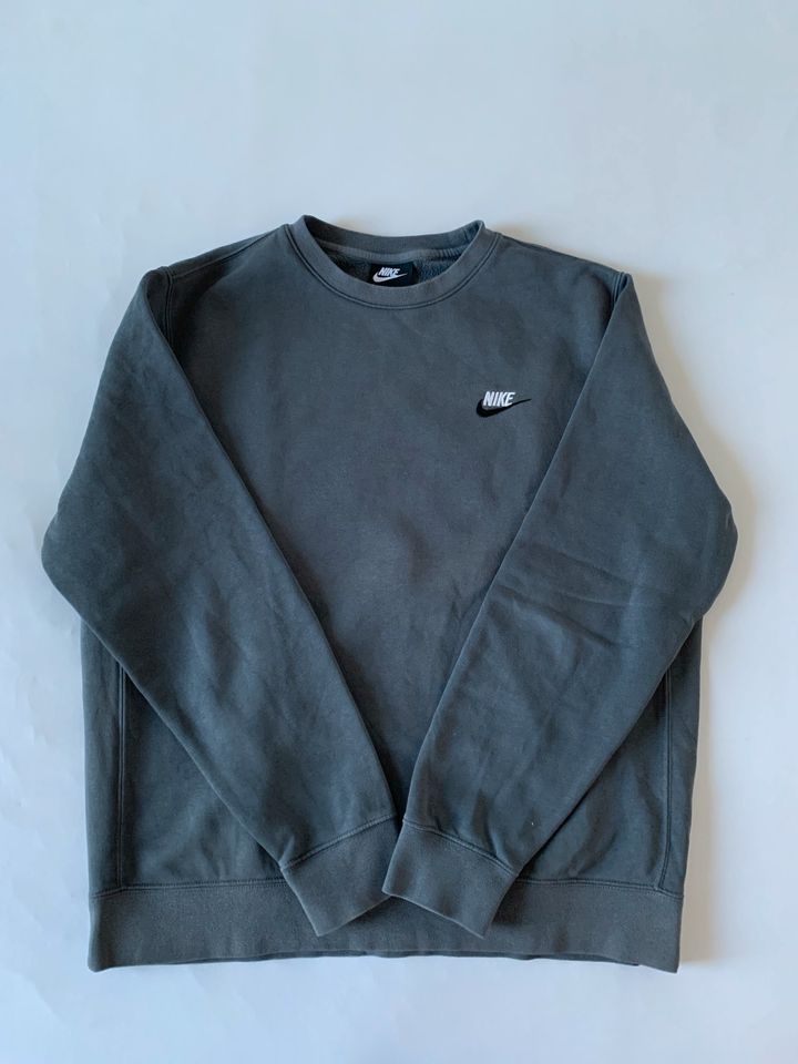 Nike Sweatshirt - Gr. M in Bremen