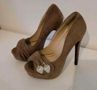 High Heels in Braun mit Accessoires Bayern - Landau a d Isar Vorschau