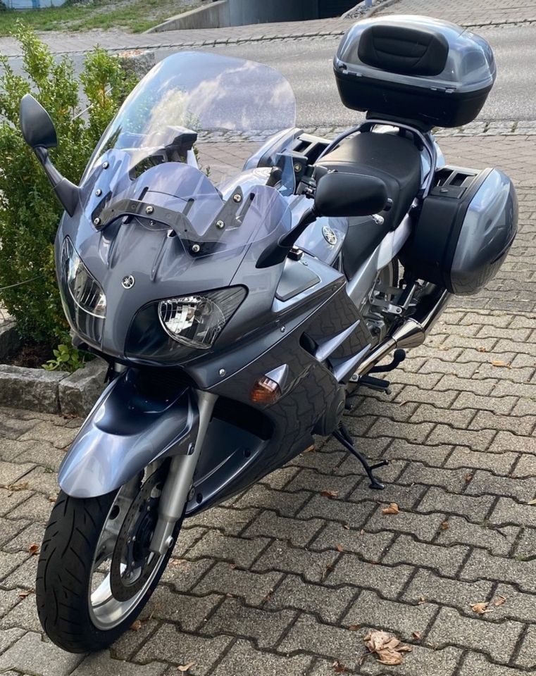 Yamaha FJR 1300 mit Komplett Tourenausstattung, grau-metallic in Bad Dürrheim