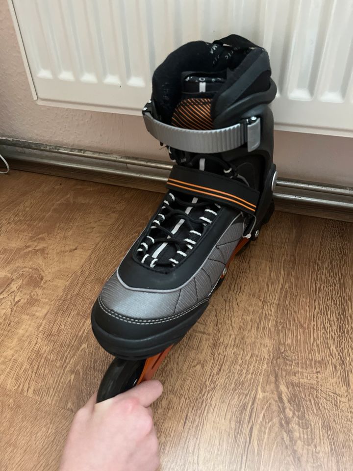 Inline Skates zwei verschiedene Paare in Bispingen