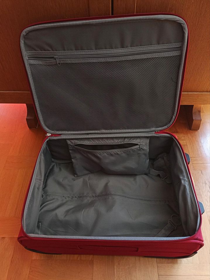Koffer rot, kaum genutzt in Markt Schwaben
