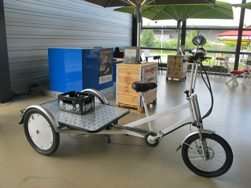 Lastenrad Lieferfahrrad Transportrad E-Cargobike mit Plattform in Göppingen
