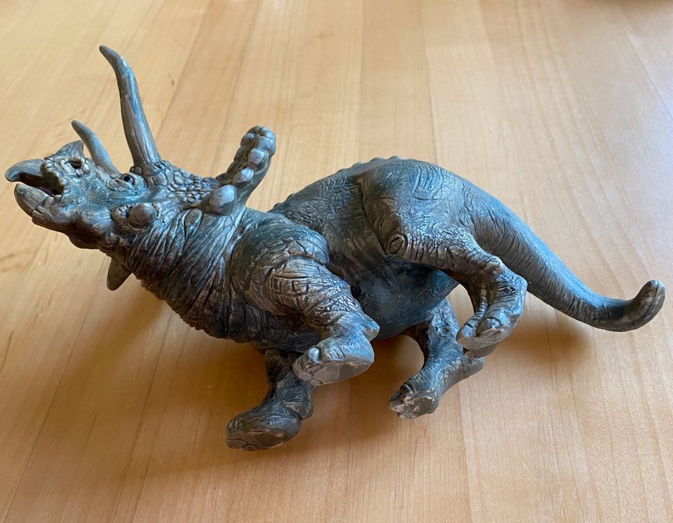 Dino Dinosaurier Triceratops - Spardose Spielfigur Deko in Hamburg