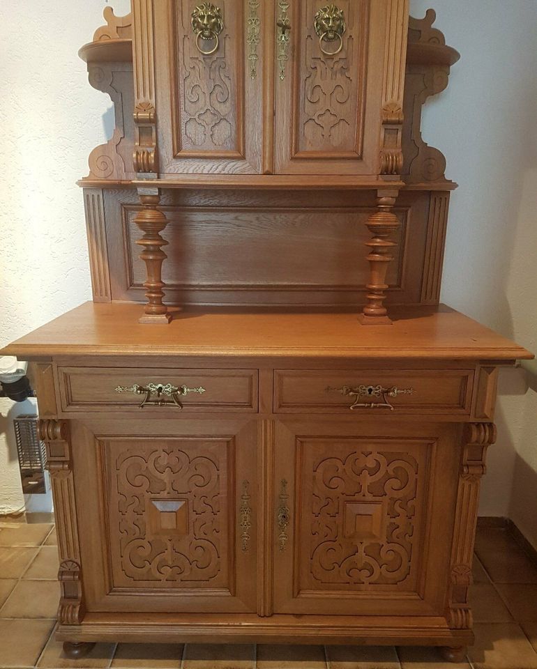 Eiche Gründerzeit Säulen Buffet um 1880 / Antik Schrank in Ehringshausen