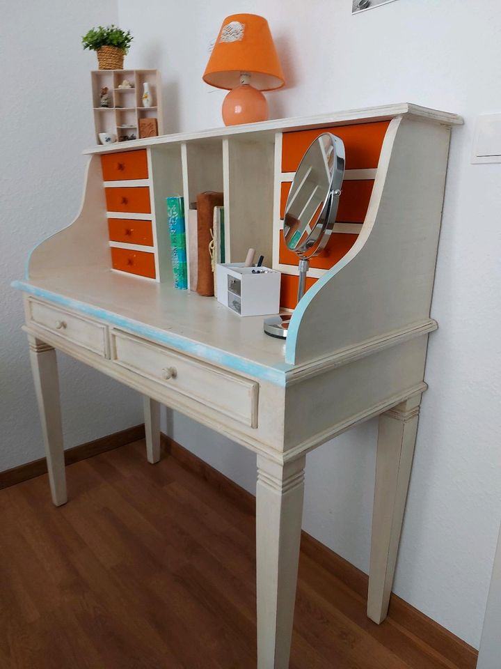 Schmink- / Schreibtisch von IKEA in Wetzlar