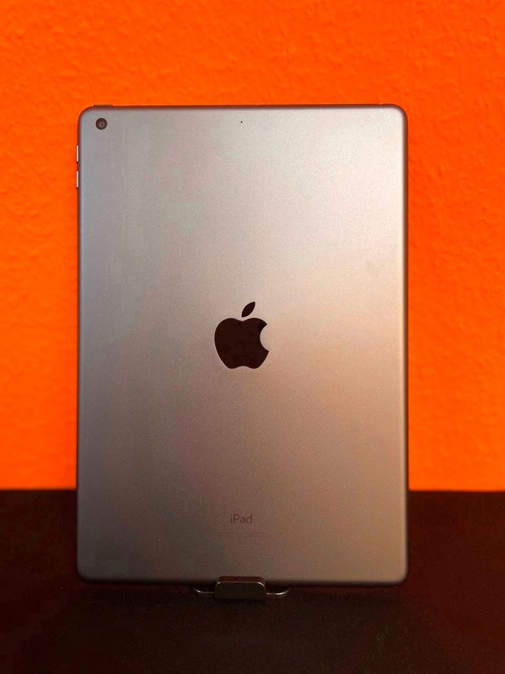 ♻ Gebrauchte Tablet günstig kaufen ♻ Apple iPad 7 32GB WIFI - Refurbished Tablets & Reader - Schneller Versand - Abholung vor Ort - Hamburg Fachwerkstatt - Garantie Zubehör Rechnung Reparatur wie neu in Hamburg