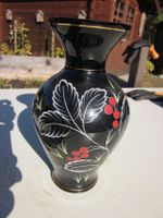 Vase schwarz mit Blumendekor Schleswig-Holstein - Tappendorf Vorschau