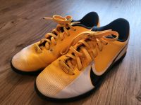 Nike Hallenschuhe Fußballschuhe orange Größe 35 Nordrhein-Westfalen - Espelkamp Vorschau