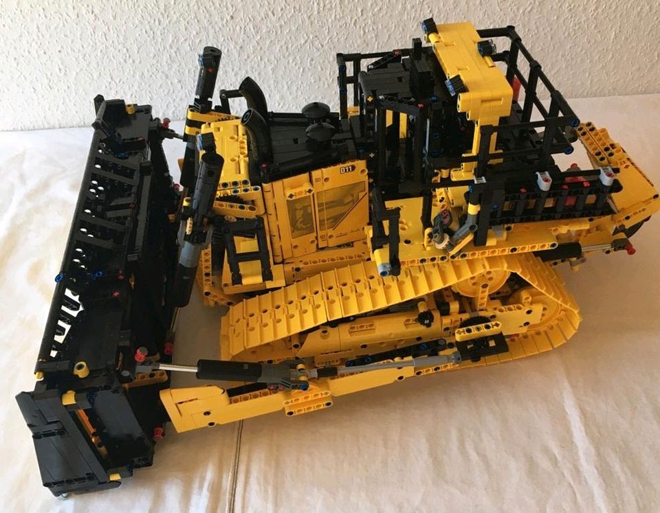 Lego Technic 42131 CAT D11 Bulldozer demontiert neuwertig in Dortmund