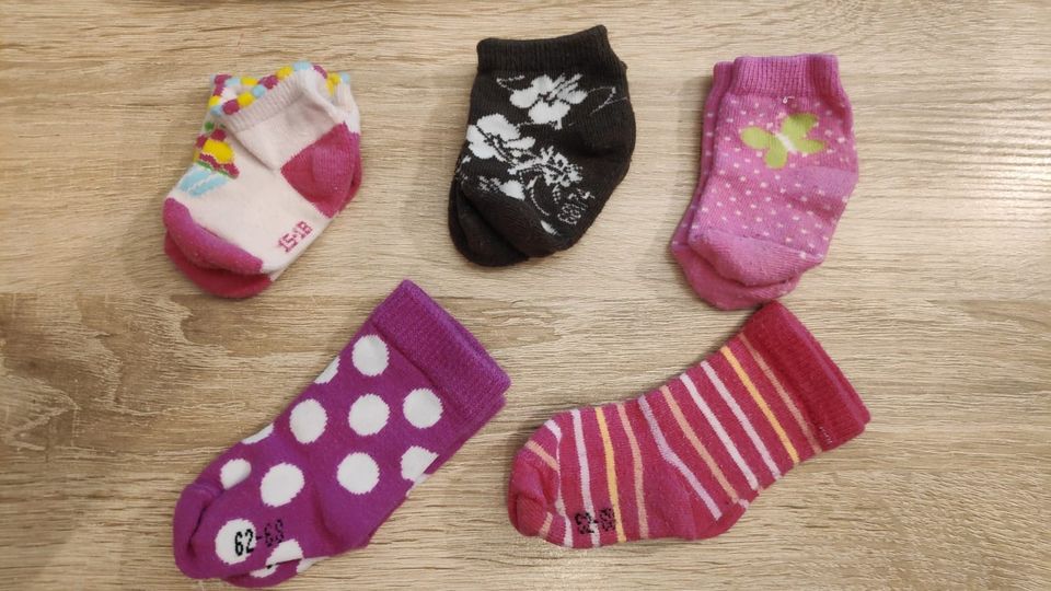 *TOP* 5 Paar Socken für Mädchen, Größe 15-18 bzw. 62-68 in Rain Lech